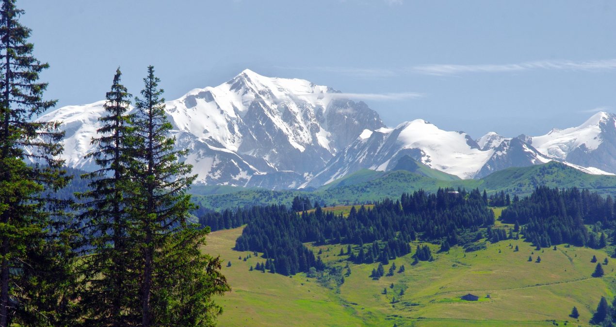 Pourquoi choisir de faire construire près de la montagne ?